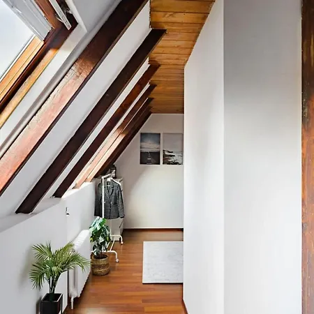 Апартаменти Elegant Loft-style For 10 *